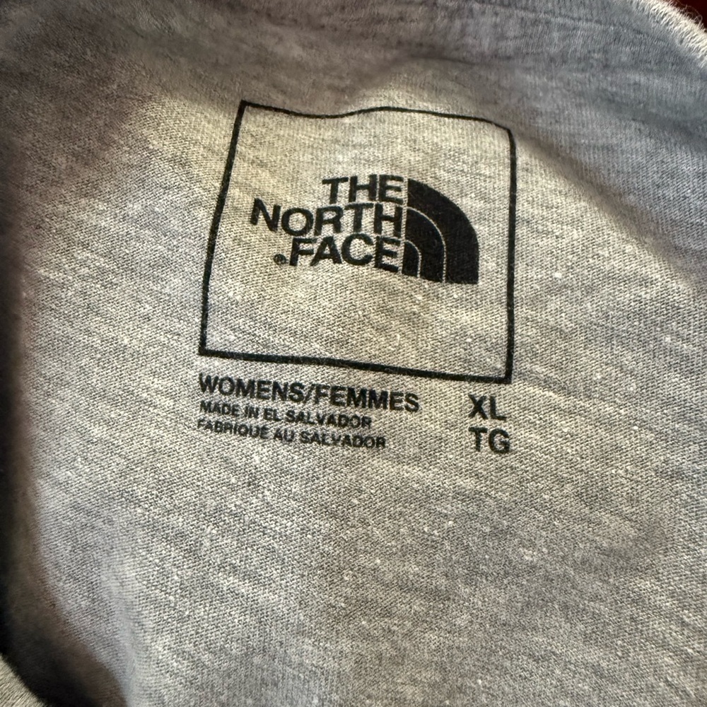 The North Face Tee Shirt - Picture 8 of 8